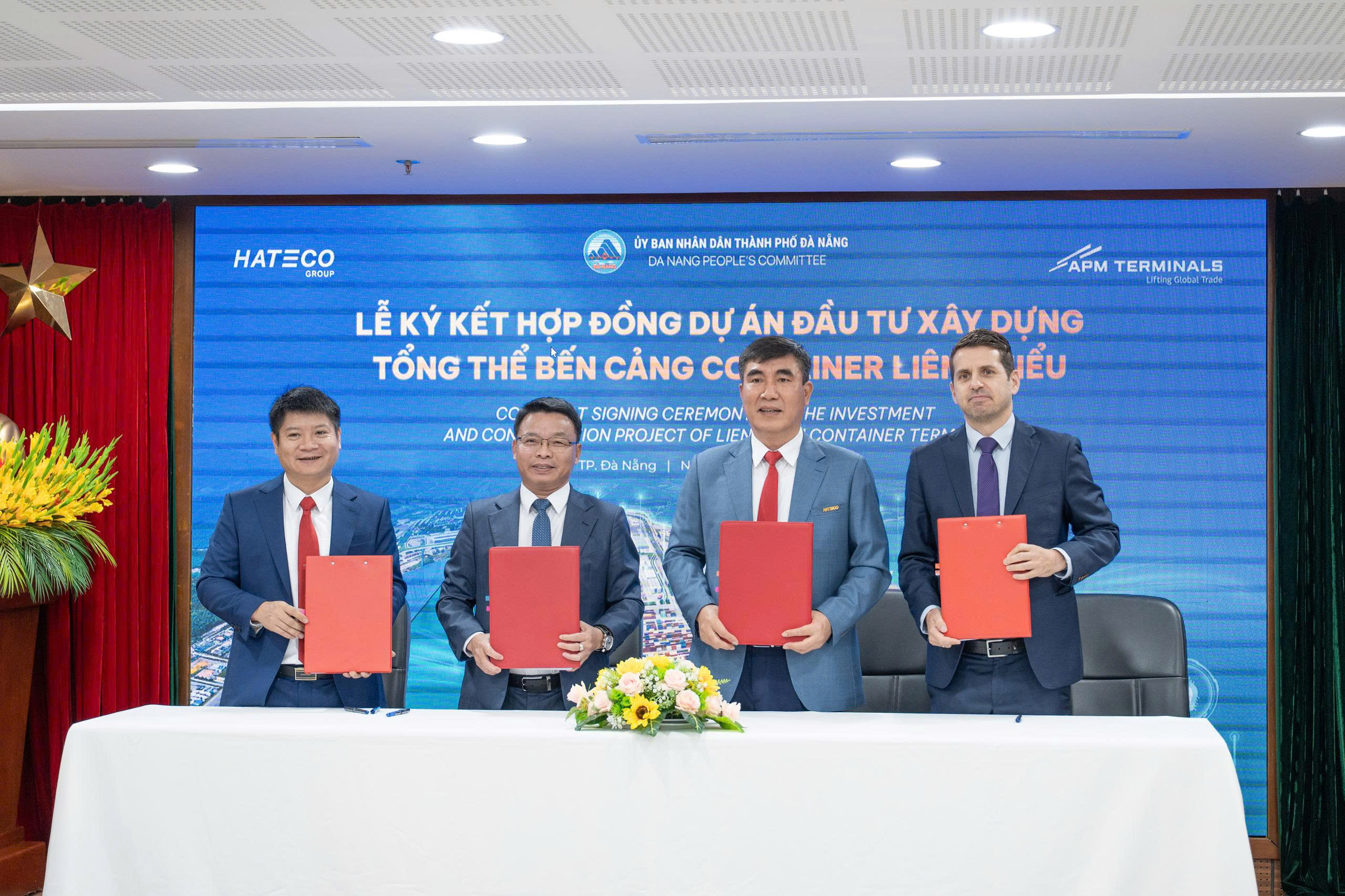 LIÊN DANH TẬP ĐOÀN HATECO – APM TERMINALS KÝ KẾT HỢP ĐỒNG DỰ ÁN ĐẦU TƯ XÂY DỰNG TỔNG THỂ BẾN CẢNG CONTAINER LIÊN CHIỂU
